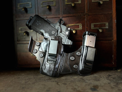 STACCATO LEATHER HOLSTER TEXAN IWB BLACK WITH THE NAKED CARBON CLAW MADE IN USA BY KUSIAK LEATHER